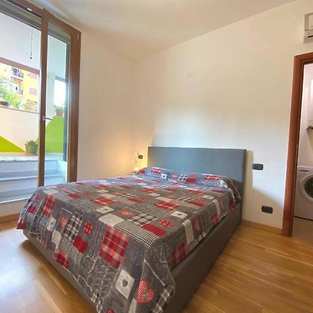 Appartamento Conte Rosso House, Con Doppia Terrazza In Coorte Tranquilla A Due Passi Da Stazione E Metropolitana Lambrate Milano Esterno foto