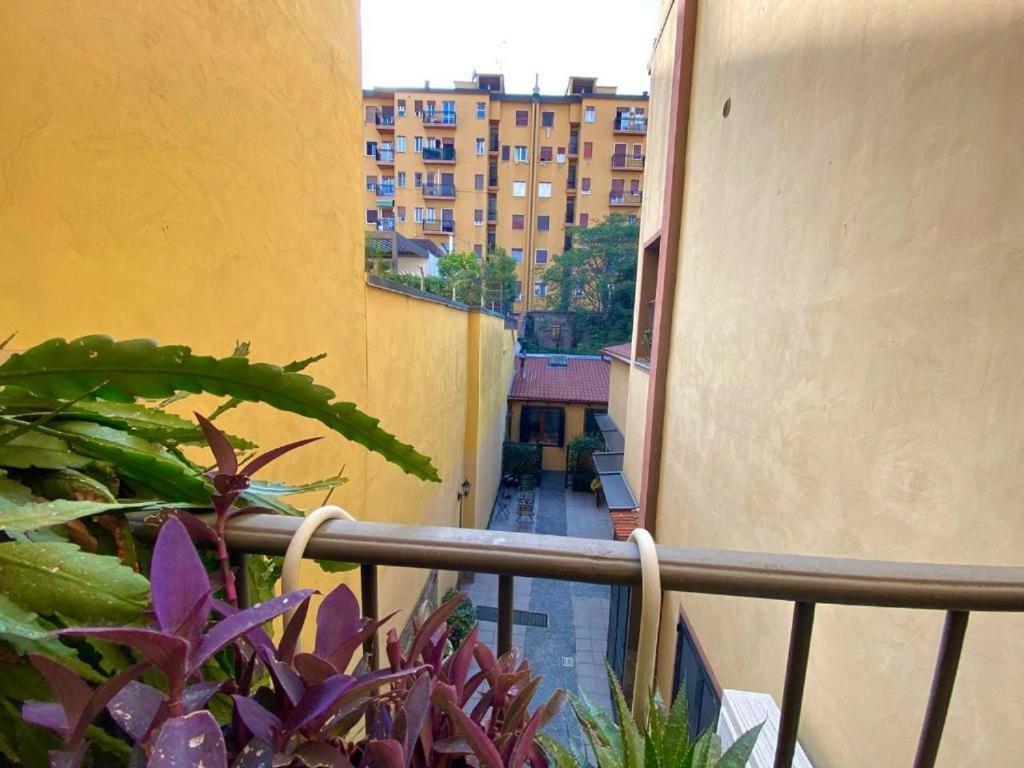 Appartamento Conte Rosso House, Con Doppia Terrazza In Coorte Tranquilla A Due Passi Da Stazione E Metropolitana Lambrate Milano Esterno foto